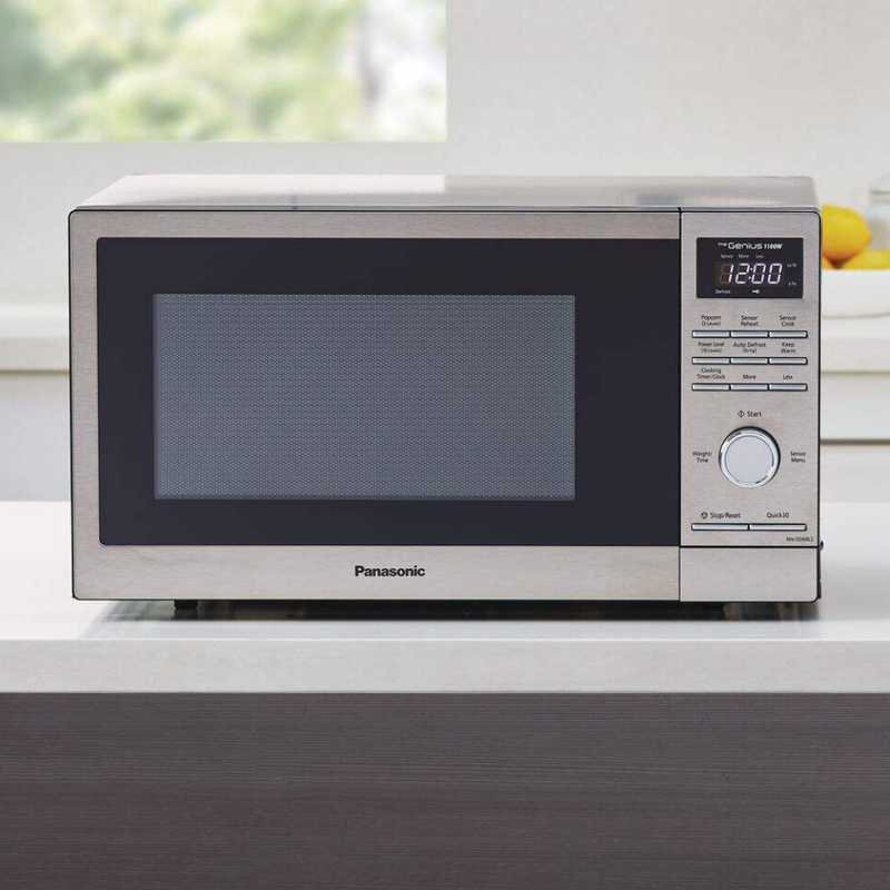 Micro-ondes Panasonic 1,3pi cu avec capteur de cuisson Genius de 1100 W (NN-SD68LS)- Les soldes du printemps -